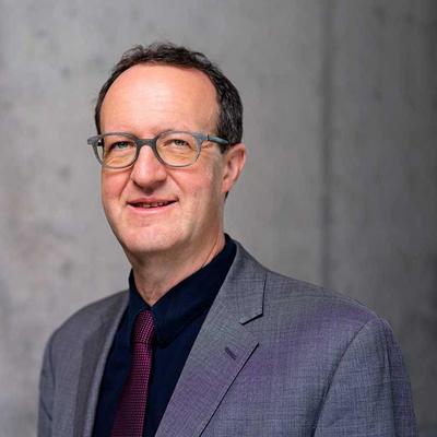 Portrait Prof. Dr. Raphael Gross 