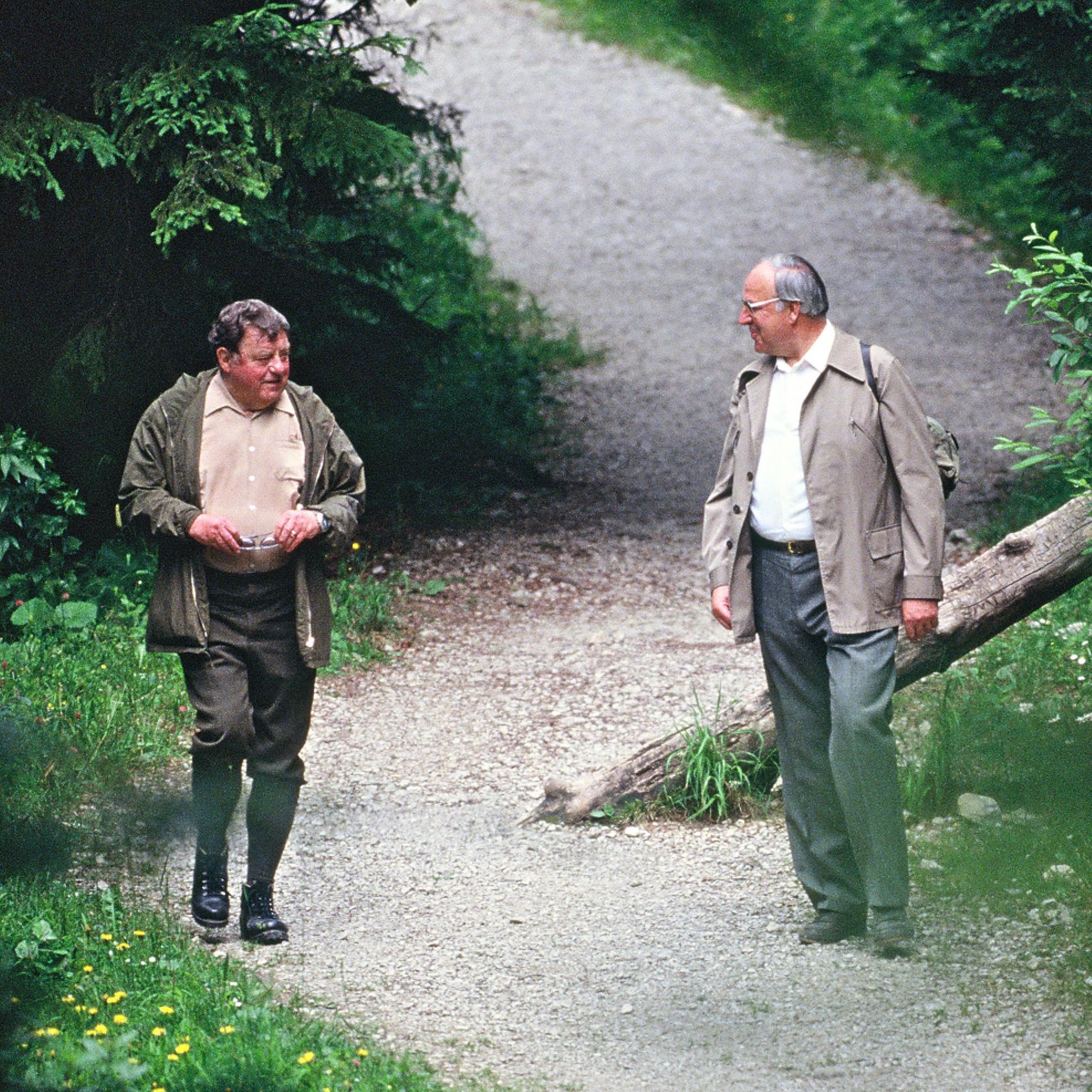 Helmut Kohl und Franz Josef Strauß beim Wandern