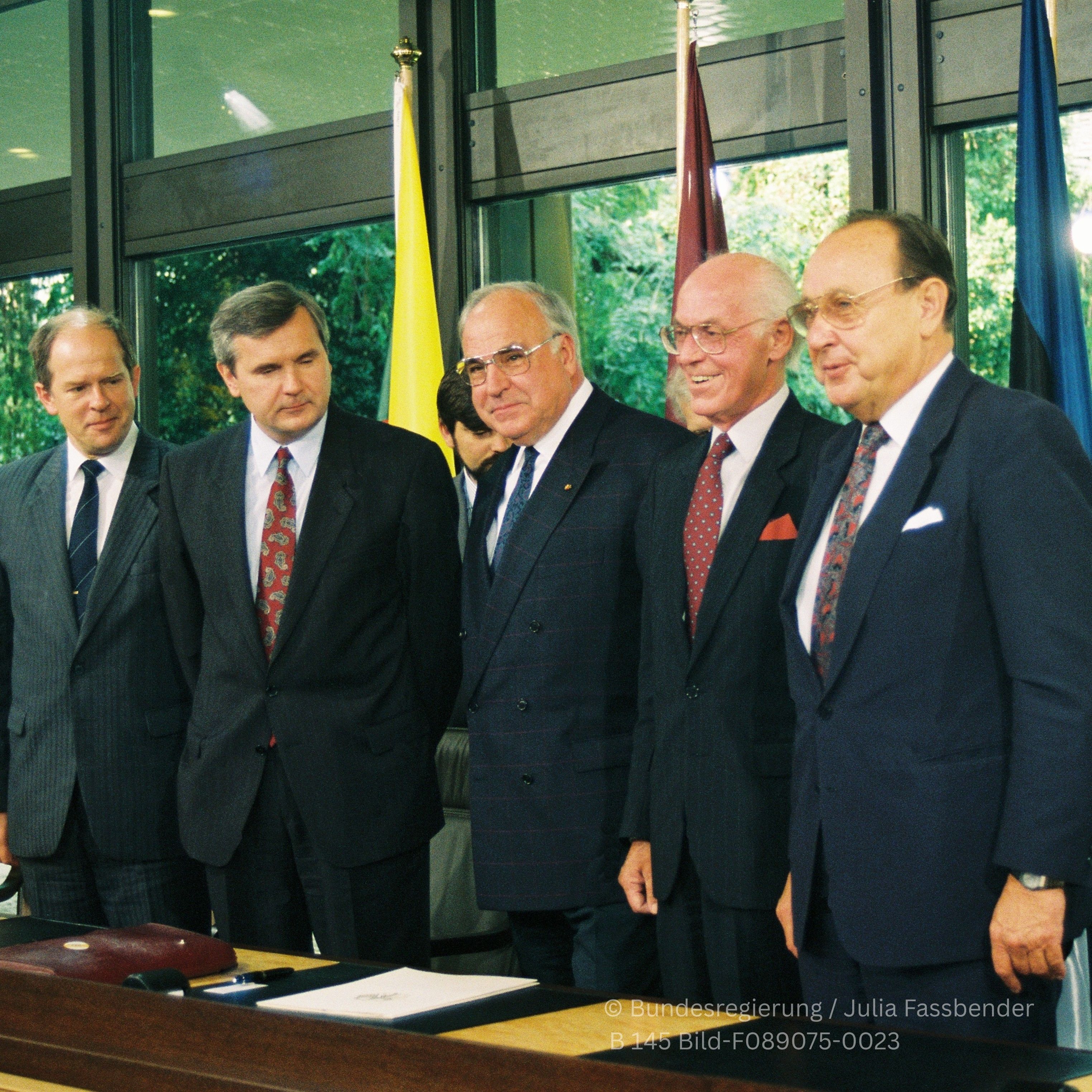 Helmut Kohl, Hans Dietrich Genscher und die Außenminister der drei baltischen Staaten